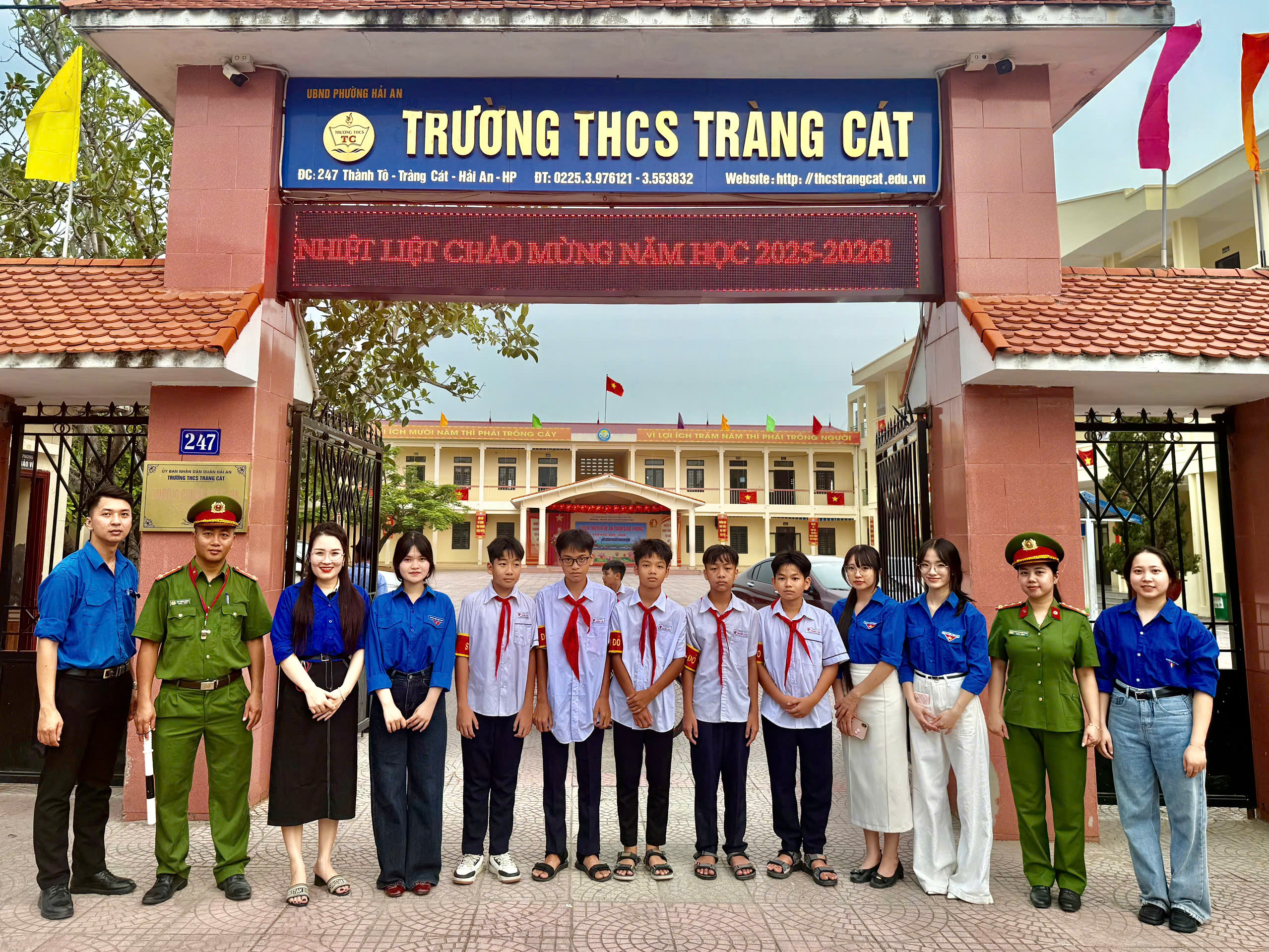 Công an phường Hải An tuyên truyền an toàn giao thông cho học sinh Trường THCS Tràng Cát